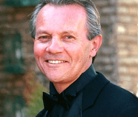 Navigating Hollywood with Integrity, with Guest David Valdes and Musical Guest John Torres on LIFE CHANGES - Radio Show #303