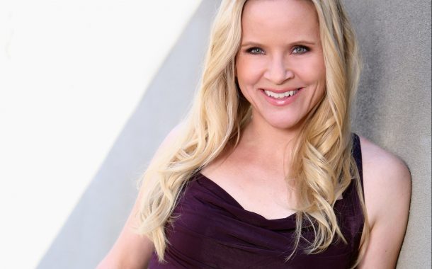 Fearless Females with Guests Heidi Pascoe and Jennifer Caputo and Musical Guest Emii on LIFE CHANGES - Radio Show #346