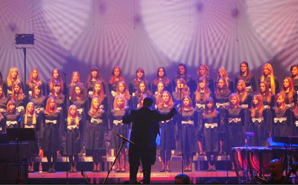 Holiday Special 2015 with Musical Guests Little Stars and Musical Guest Pasquale Esposito on LIFE CHANGES - Radio Show #352
