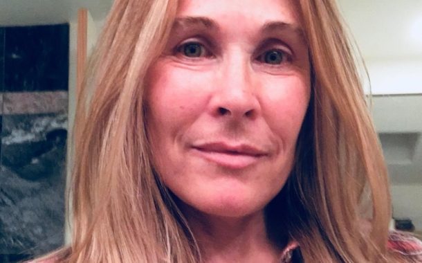 Living With and Finding Forgiveness for Addicts, with Guest Robin Donatelli; and Musical Guest, Deedee O'Malley, on The LIFE CHANGES Show #546