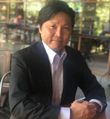 The Near Death Experience That Inspired a Movement, with Guest Yoichi Utebi and Musical Guest Raspin Stuwart on The LIFE CHANGES Show #551