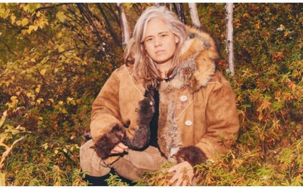 A Call to the Wilder Human Beings in Us All, with Guest Woniya Thibeault; and Musical Guest Clare Means, on The LIFE CHANGES Show #569