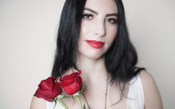Award-Wining Singer / Songwriter Katie Ferrara on the Show - Ep749