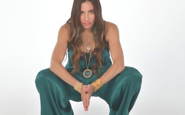 Award-winning Recording Artist Dina Fanai on The Show - Ep759