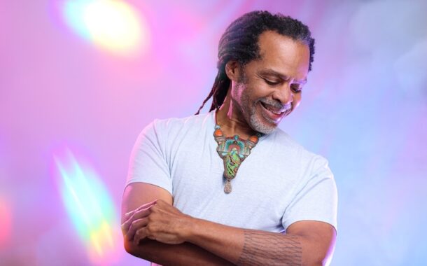 Recording Artist, Singer, Songwriter, Tony Moss, on The  Show - Ep778