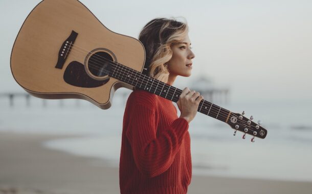Singer-Songwriter, Lisa Ritchie, on The Show - Ep856