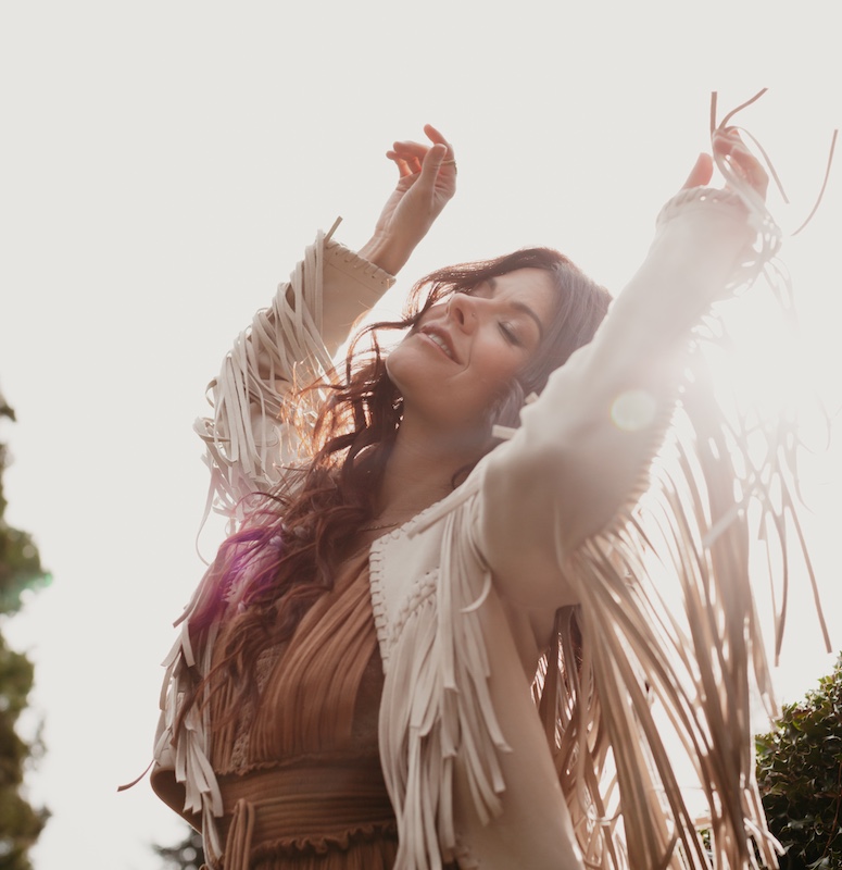 Singer, Songwriter, DJ, Ruby Chase, on The Show - Ep858