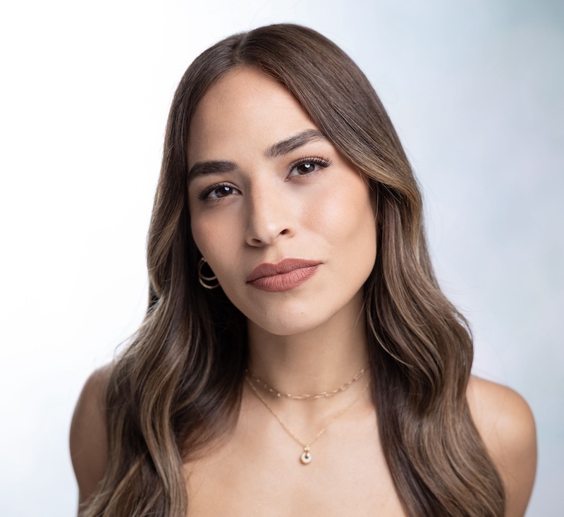 Crossover Singer, Elena Flores on The Life Changes Show - Ep886